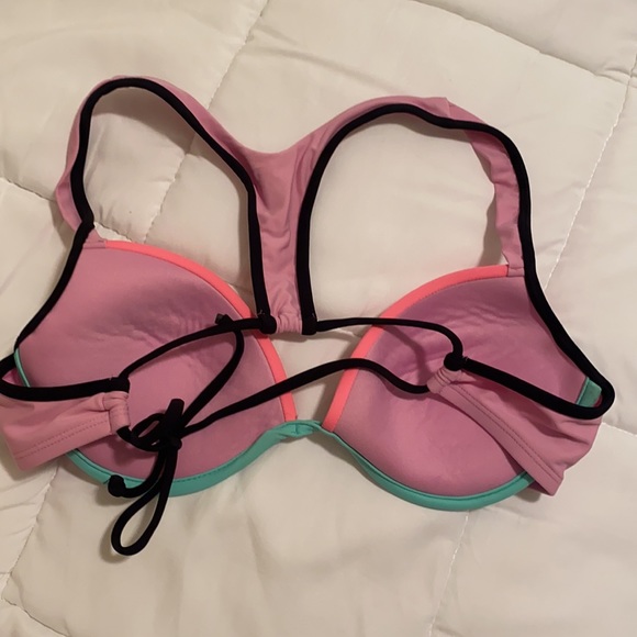 Color-block Bikini Top - Picture 3 of 4